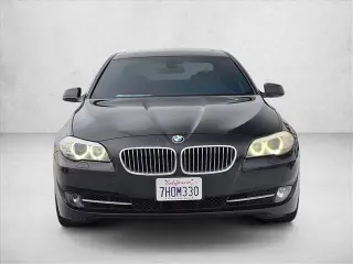 Serie 5 BMW 2012 528i Sedan 4p.