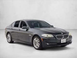 Serie 5 BMW 2012 528i Sedan 4p.