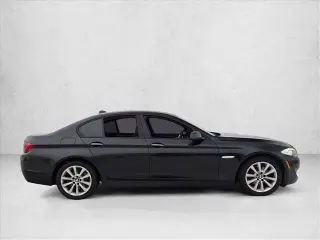 Serie 5 BMW 2012 528i Sedan 4p.