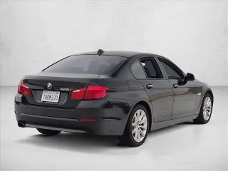 Serie 5 BMW 2012 528i Sedan 4p.
