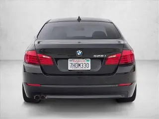 Serie 5 BMW 2012 528i Sedan 4p.