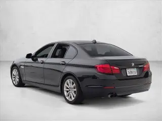 Serie 5 BMW 2012 528i Sedan 4p.
