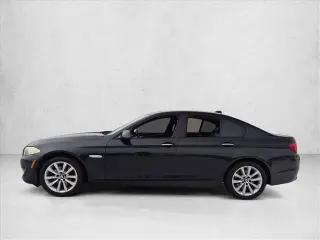 Serie 5 BMW 2012 528i Sedan 4p.