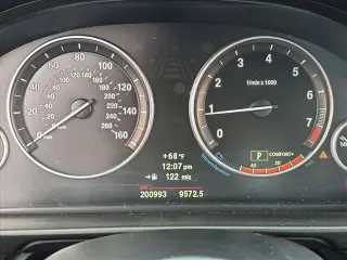 Serie 5 BMW 2012 528i Sedan 4p.