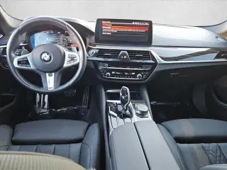 Serie 5 BMW 2023 TRACCIÓN EN LAS CUATRO RUEDAS 530i xDrive Sedán 4 puertas