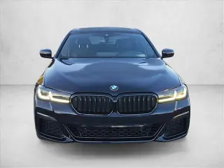 Serie 5 BMW 2023 TRACCIÓN EN LAS CUATRO RUEDAS 530i xDrive Sedán 4 puertas