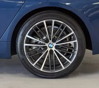 Serie 5 BMW 2023 AWD 530i xDrive Sedán 4p.