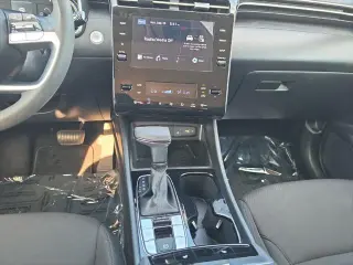 Hyundai TUCSON 2024 SEL 4dr SUV (versión de mitad de año)