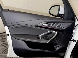 BMW X1 2023 tracción total xDrive28i vehículo de actividad deportiva de 4 puertas