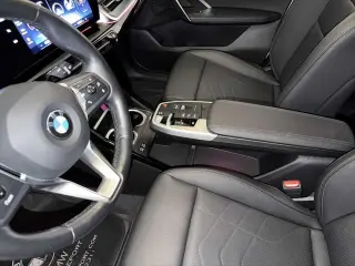 BMW X1 2023 tracción total xDrive28i vehículo de actividad deportiva de 4 puertas