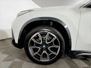 BMW X1 2023 tracción total xDrive28i vehículo de actividad deportiva de 4 puertas