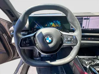 Serie 5 BMW 2024 tracción en las cuatro ruedas 530i xDrive 4p Sedan
