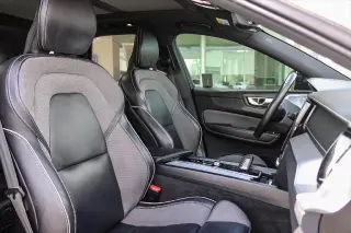 Volvo XC60 Recharge 2022 eAWD T8 R-Design 4p SUV