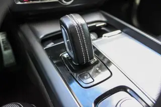 Volvo XC60 Recharge 2022 eAWD T8 R-Design 4p SUV