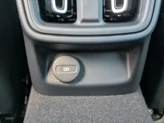 Polestar 2 2024 AWD Long Range Dual Motor 4p Fastback