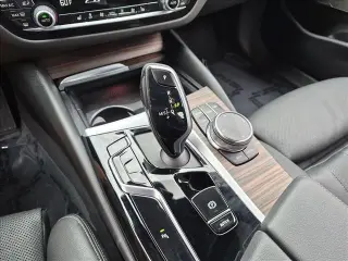 Sedán BMW 5 Series 2023 530i 4 puertas
