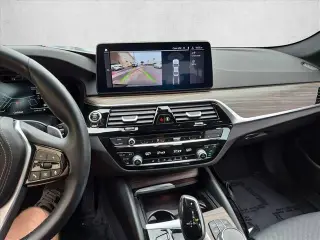 Sedán BMW 5 Series 2023 530i 4 puertas