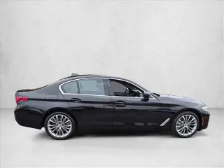 Sedán BMW 5 Series 2023 530i 4 puertas