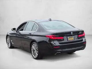 Sedán BMW 5 Series 2023 530i 4 puertas