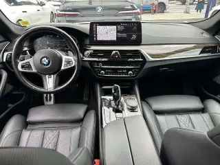 Serie 5 BMW 2022 tracción en todas las ruedas 530i xDrive sedán de 4 puertas
