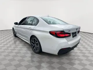 Serie 5 BMW 2022 tracción en todas las ruedas 530i xDrive sedán de 4 puertas