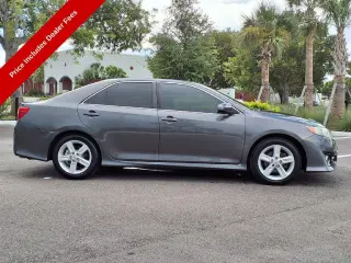 Toyota Camry 2013 SE 4dr Sedan