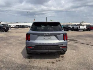 Kia Sorento 2022 LX 4dr SUV