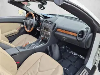 Mercedes-Benz SLK 2010 SLK 300 2desc Convertible