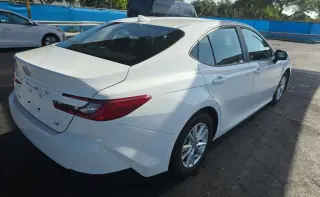 Toyota Camry 2025 LE 4dr Sedán