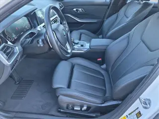 BMW Serie 3 2021 330e 4dr Sedán