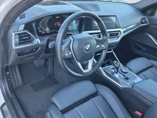 BMW Serie 3 2021 330e 4dr Sedán