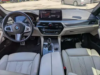 Serie 5 BMW 2021 tracción en todas las ruedas M550i xDrive sedán 4p.