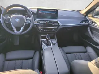 Serie 5 BMW 2023 530e 4p Sedán