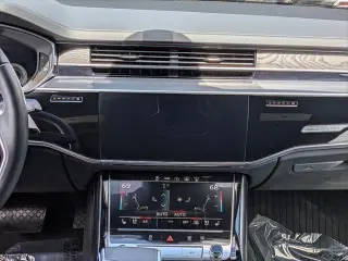 Audi A8 L 2022 AWD quattro 55 TFSI Sedán 4p