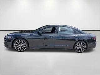 Audi A8 L 2022 AWD quattro 55 TFSI Sedán 4p