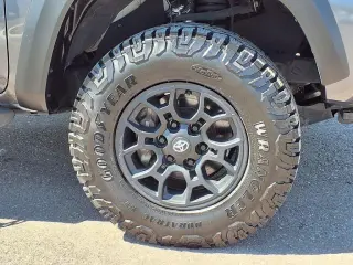Toyota Tacoma 2023 4x2 TRD Todo Terreno 4p Cabina Doble 5.0 ft CB