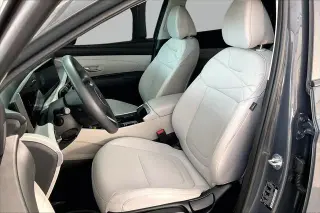 Hyundai TUCSON 2025 SE 4p SUV