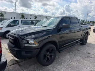 Ram 1500 Clásico 2022 4x4 Warlock 4dr Crew Cab 5.5 ft. SB Pickup