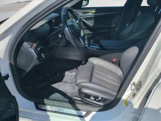 Serie 5 BMW 2023 530i 4dr Sedán