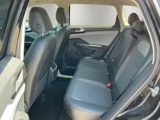 Volkswagen Taos 2023 SE 4dr SUV