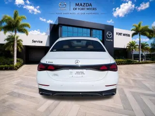 Clase E Mercedes-Benz 2025 E 350 4dr Sedán