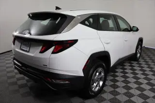 Hyundai TUCSON 2024 AWD SE 4p SUV (versión de mitad de año)