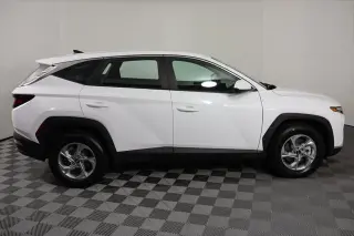 Hyundai TUCSON 2024 AWD SE 4p SUV (versión de mitad de año)