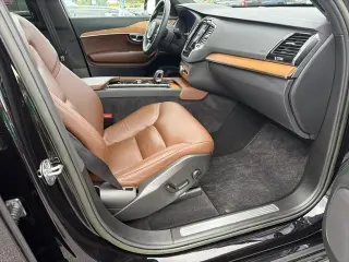 Volvo XC90 2023 AWD B6 Plus Bright Theme 7-Passenger 4dr SUV