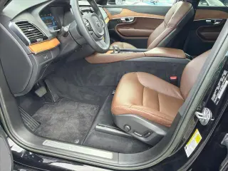 Volvo XC90 2023 AWD B6 Plus Bright Theme 7-Passenger 4dr SUV