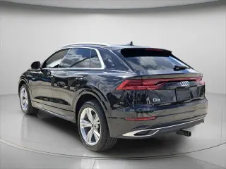 Audi Q8 2023 4x4 quattro Premium 55 TFSI SUV de 4 puertas