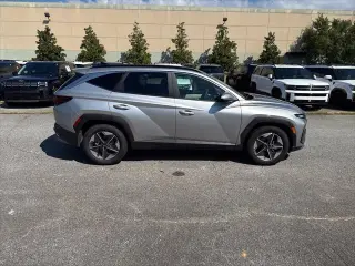Hyundai TUCSON 2025 SEL 4dr SUV