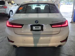 Serie 3 BMW 2022 330e 4dr Sedán