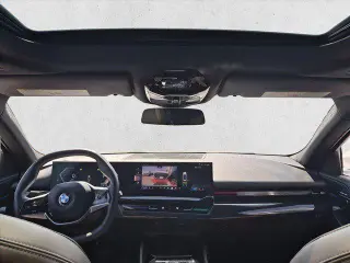 Serie 5 BMW 2024 tracción en todas las ruedas 530i xDrive sedán de 4 puertas