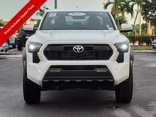 Toyota Tacoma 2024 4x4 TRD Todo Terreno 4p Doble Cabina 5.0 ft SB 8A